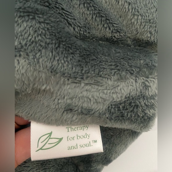 New without tags, Brookestone Neck Wrap-Glacier Gray TheraSpa Hot & Gold Therapy - Picture 4 of 5